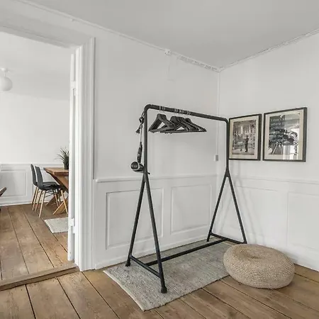 Cozy 1-bedroom In The City Centre! Σπίτι διακοπών