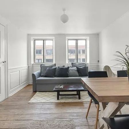 Cozy 1-bedroom In The City Centre!