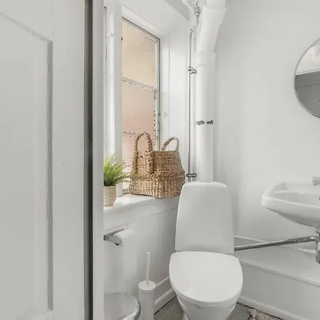 Cozy 1-bedroom In The City Centre!